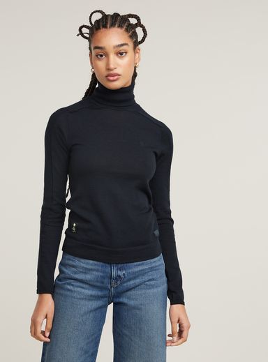 Core Slim Turtle Knitted Sweater